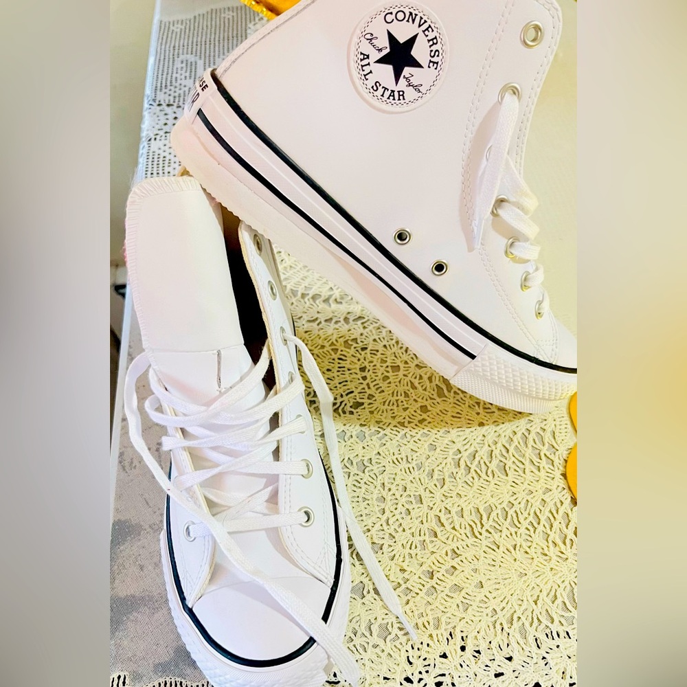 All star 8and 1/2 white
